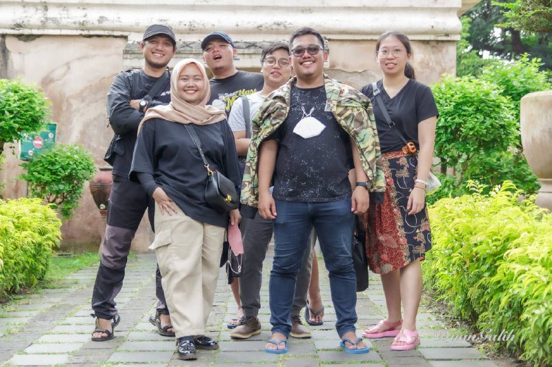 Miangas Team. Gear: Canon 100D. Lens: Tamron 17-50mm. Spot: Taman Sari Yogyakarta. Model: Miangas Team.